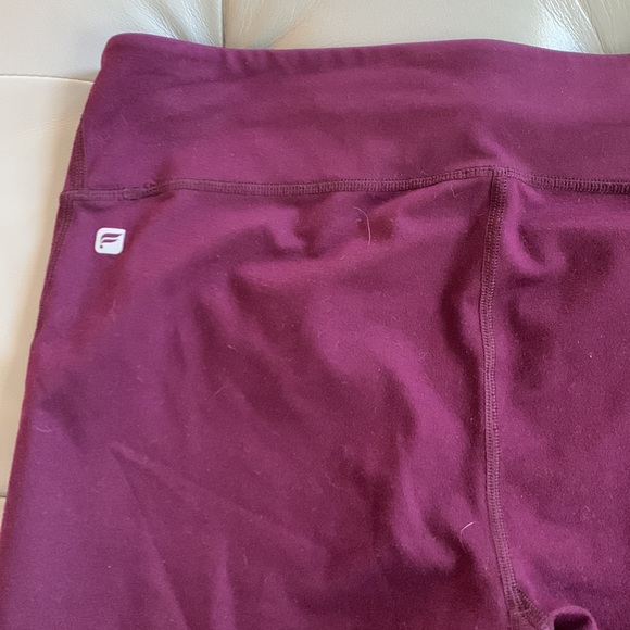 Fabletics Salar Statement PowerHold Capri - Picture 5 of 10